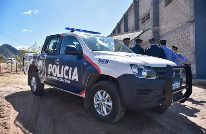 Allanamiento en Ulapes por robo: secuestran celulares, parlantes y cargadores en una vivienda del barrio Norte