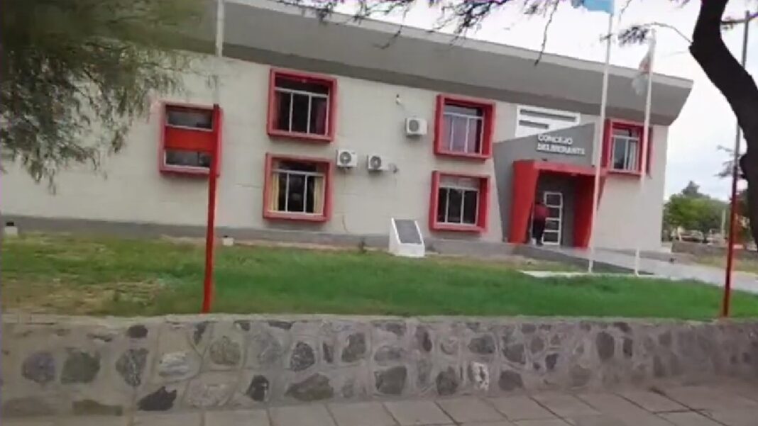 Chepes: Concejales sin sesiones en mayo ahora buscan declarar “persona no grata” a Milei y Menem