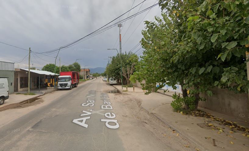 Grave ataque en la madrugada: dos jóvenes heridos y una patota armada en una camioneta blanca