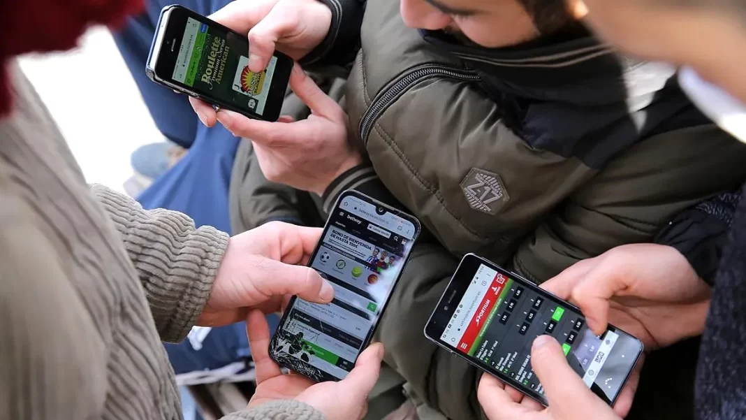 Doble discurso: mientras dice combatir la ludopatía, AJALaR avala apuestas online en La Rioja