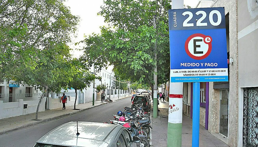 La Rioja tiene el estacionamiento medido más caro del país: $699 la hora