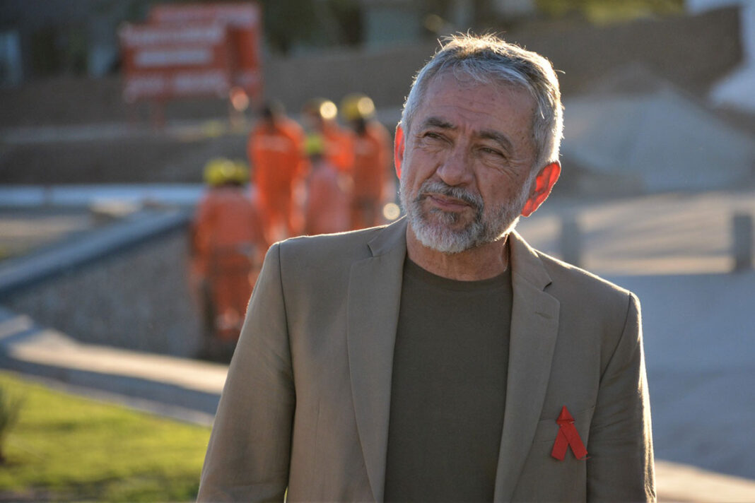 Armando Molina pidio la renuncia a todo su gabinete y prepara cambios forzados