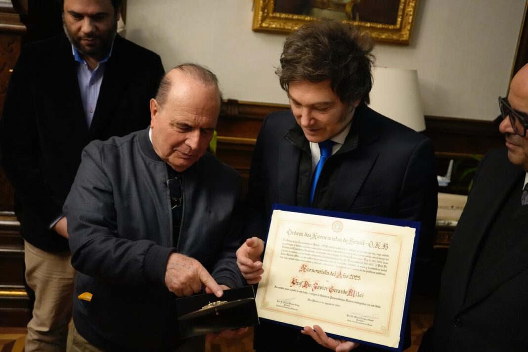 El Presidente Javie Milei fue distinguido como “Economista del Año 2025″ por parte de una reconocida entidad de Brasil
