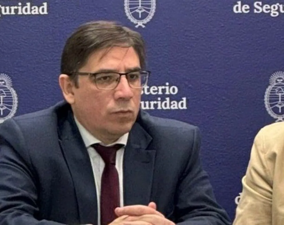 ALEJANDRO ALVAREZ: «UN RECTOR COBRA 18 MILLONES POR MES»