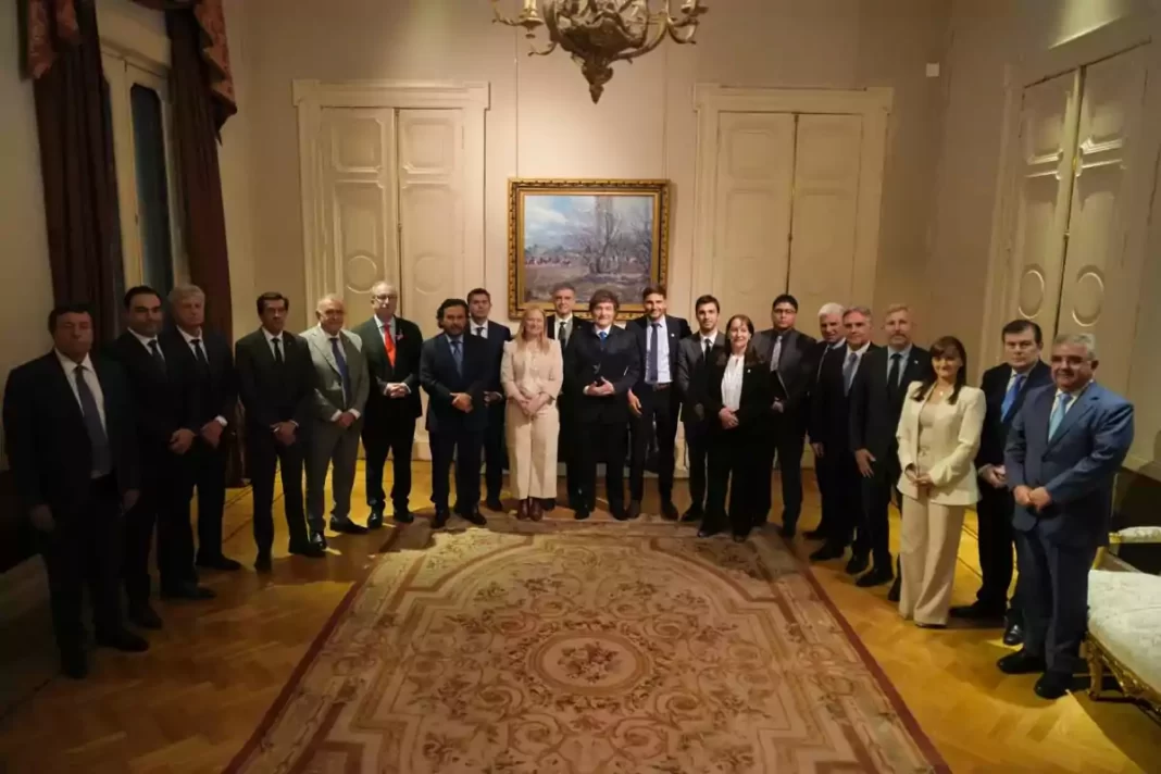 Milei y los Gobernadores: Una Cumbre de Unidad en Casa Rosada
