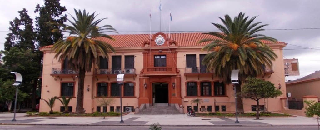 Ajuste sin rumbo: La Rioja achica su planta estatal, pero sigue entre las provincias más dependientes del empleo público