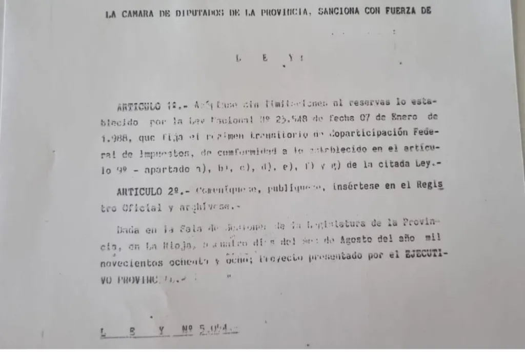 El archivo que desmiente a Quintela: La Rioja aceptó “sin reservas” la Ley de Coparticipación que hoy critica