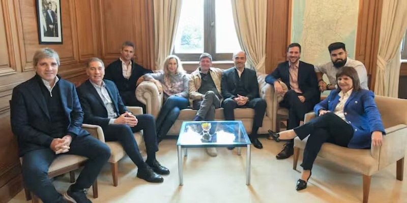 La Mesa Política mantuvo una nueva reunión de trabajo este martes en Casa Rosada, en la que se analizaron cuestiones vinculadas a la seguridad nacional y distintos temas de la agenda legislativa.